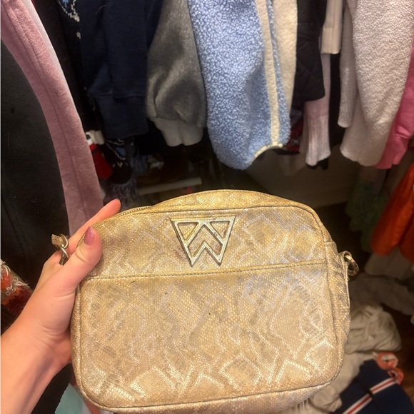 Kelly Wynne - Picture 2 of 3